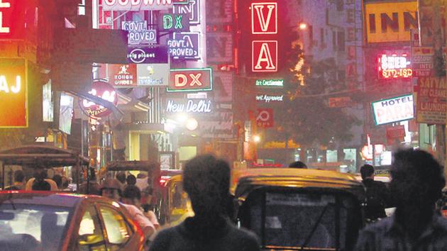 A general view of Pahar Ganj area in New Delhi. In his complaint to the police, George Vanmeter said as soon as he came out of the airport terminal, a man approached him and offered to drop him at his hotel in Paharganj for Rs 400. (HT File Photo) A general view of Pahar Ganj area in New Delhi. In his complaint to the police, George Vanmeter said as soon as he came out of the airport terminal, a man approached him and offered to drop him at his hotel in Paharganj for Rs 400. (HT File Photo)