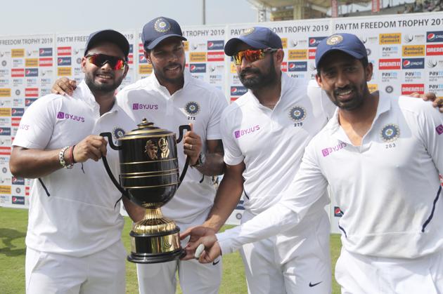 From left, India's Rishabh Pant, Umesh Yadav, Mohammed Shami and Wriddhiman Saha. (AP)