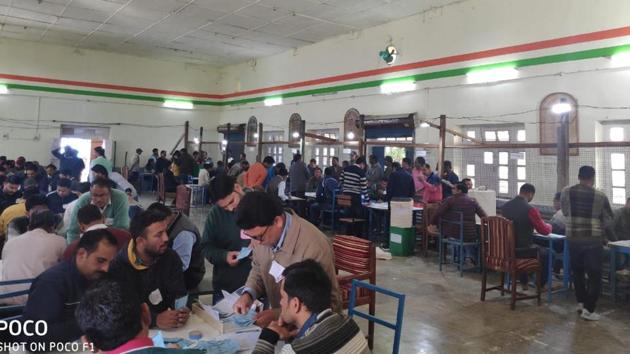 Officials count votes at a centre in Pithoragarh, Uttarakhand, October 22, 2019, following a three-phase panchayat elections. (HT Photo) Officials count votes at a centre in Pithoragarh, Uttarakhand, October 22, 2019, following a three-phase panchayat elections. (HT Photo)