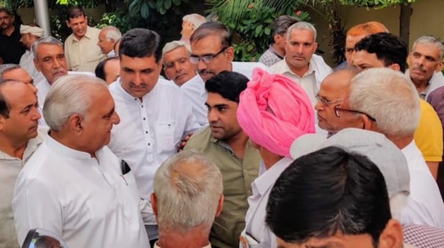 In a brief interaction with the media, Bhupinder Singh Hooda issued an open appeal to all parties to unite. (Photo @BhupinderSHooda) In a brief interaction with the media, Bhupinder Singh Hooda issued an open appeal to all parties to unite. (Photo @BhupinderSHooda)