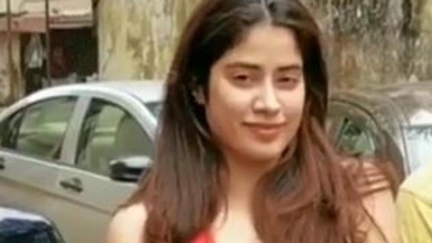 Janhvi Kapoor was quite sporting reacting to a young fan’s Diwali wishes for her.