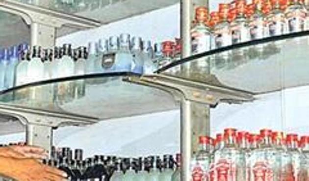 In dry Bihar, a bottle of alcohol fetches two to three times its normal price. markets. (Representative image/HT Photo) In dry Bihar, a bottle of alcohol fetches two to three times its normal price. markets. (Representative image/HT Photo)