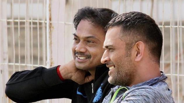 MSK Prasad (L) with MS Dhoni (R)(PTI) MSK Prasad (L) with MS Dhoni (R)(PTI)