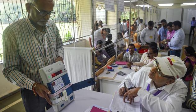 Election officials at a centre for counting votes for the Maharashtra assembly election.(PTI file photo) Election officials at a centre for counting votes for the Maharashtra assembly election.(PTI file photo)