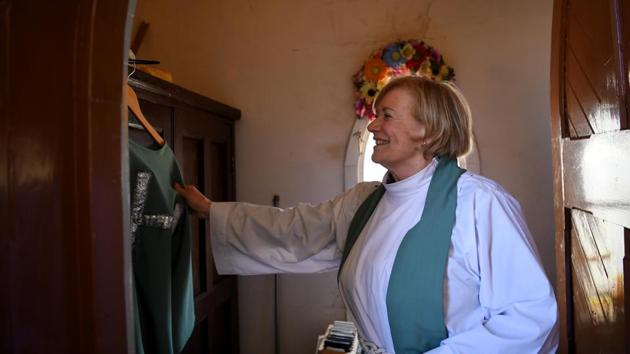 And in the Anglican church at Menindee, there are prayers. “The river should be flowing,” said Reverend Helen Ferguson. “When that river flows, the people are just abuzz and the whole town just comes to life. But that hasn’t happened for some time now and my prayer is that people don’t get worn down through that.” (Tracey Nearmy / REUTERS) And in the Anglican church at Menindee, there are prayers. “The river should be flowing,” said Reverend Helen Ferguson. “When that river flows, the people are just abuzz and the whole town just comes to life. But that hasn’t happened for some time now and my prayer is that people don’t get worn down through that.” (Tracey Nearmy / REUTERS)