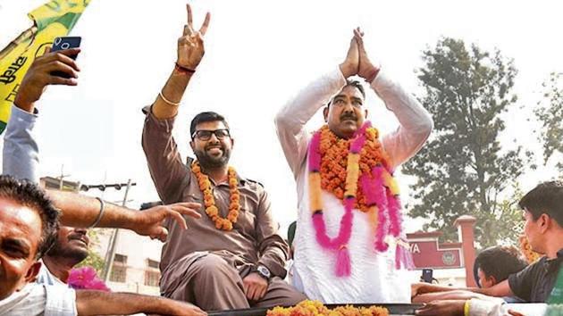 Jannayak Janta Party (JJP) candidate Ramkaran celebrates after his win, in Shahabad, Haryana.(Photo by Sanjeev Sharma/ Hindustan Times)