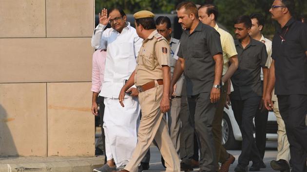 Former Union finance minister P. Chidambaram arrives at Rouse Avenue Court in New Delhi.(Sanchit Khanna/HT PHOTO)