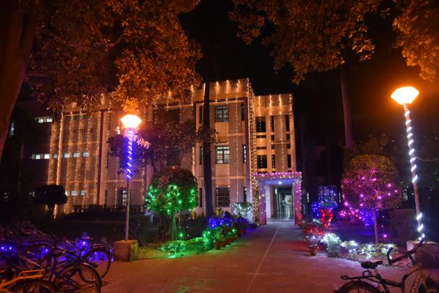 IIT Kanpur all lit up for Diwali and 60th foundation day celebrations to be held on November 2. (HT) IIT Kanpur all lit up for Diwali and 60th foundation day celebrations to be held on November 2. (HT)