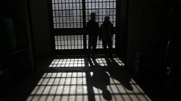 The prisoners tied together bed sheets and other clothes to scale the wall of the jail.(Reuters file/ Representative Image) The prisoners tied together bed sheets and other clothes to scale the wall of the jail.(Reuters file/ Representative Image)