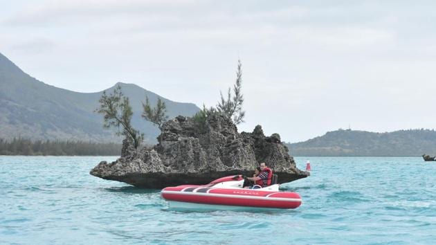 Seakarting lasts for about an hour, and is a sometimes bumpy but very enjoyable ride. 