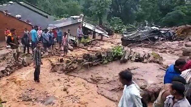 Kulung and Titising affected by mudslide due to heavy rain in Odisha on Thursday. A thunderstorm accompanied by lightning is very likely at places Vidarbha, Chhattisgarh, Odisha, Madhya Maharashtra, Marathwada, coastal Andhra Pradesh and Yanam. The IMD has predicted that even isolated places over Arunachal Pradesh, Assam, Meghalaya and Nagaland are likely to receive heavy rainfall today. (ANI)