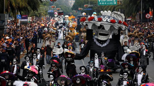 A general view shows the annual Day of the Dead parade in Mexico City. (REUTERS)