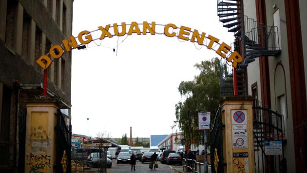 Covering an area the size of several soccer fields, the Center is packed with Vietnamese nail studios, hairdressers, food halls, textile sellers and cafes. At lunchtime on Sunday it was bustling with locals, Asians and eastern Europeans shopping or sharing a meal. The administrative office by the Center’s entrance was closed and nobody picked up the phone at the number advertised on the door. (REUTERS)