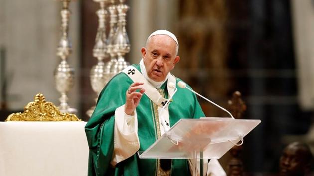 Pope Francis leads a Mass to close a three-week synod of Amazonian bishops at the Vatican on sunday, October 27.(REUTERS) Pope Francis leads a Mass to close a three-week synod of Amazonian bishops at the Vatican on sunday, October 27.(REUTERS)