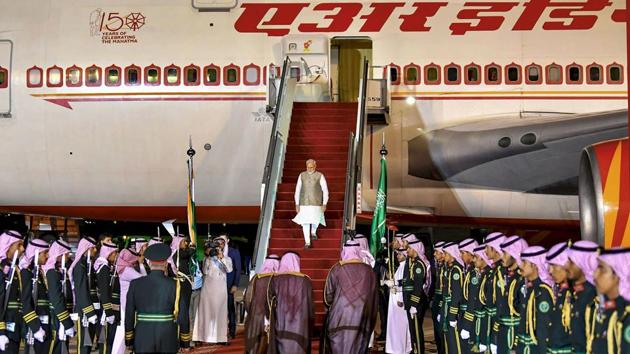 Prime Minister Narendra Modi being received on his arrival in Riyadh, Saudi Arabia.(Photo: PTI) Prime Minister Narendra Modi being received on his arrival in Riyadh, Saudi Arabia.(Photo: PTI)