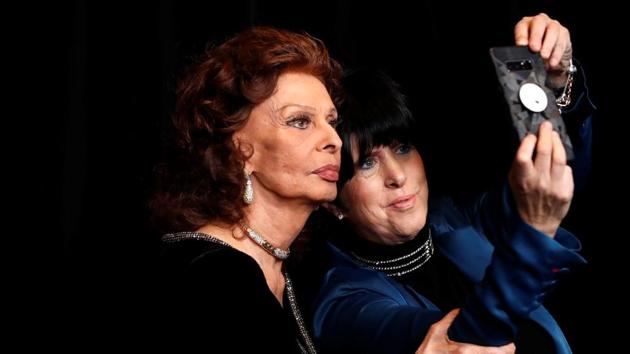 2019 Governors Awards - Arrivals - Hollywood, California, U.S., October 27, 2019 - Sophia Loren and Diane Warren. (REUTERS/Mario Anzuoni)