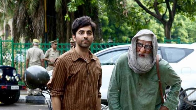 Ayushmann Khurrana and Amitabh Bachchan in Gulabo Sitabo.