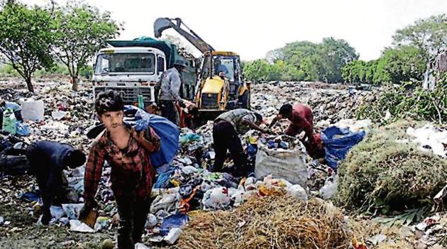 According to a 2017 report by the HSVP, Gurugram and Faridabad are expected to contribute about 4,000 TPD (more than half) of 7,000 TPD of the state’s total quantum of waste by 2035. (HT archive) According to a 2017 report by the HSVP, Gurugram and Faridabad are expected to contribute about 4,000 TPD (more than half) of 7,000 TPD of the state’s total quantum of waste by 2035. (HT archive)