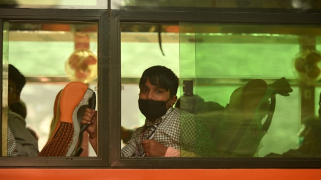 Delhi government on Friday announced the closure of all schools till November 5 as air quality deteriorated breaching ‘severe plus ’ level (HT Photo/Amal KS) Delhi government on Friday announced the closure of all schools till November 5 as air quality deteriorated breaching ‘severe plus ’ level (HT Photo/Amal KS)