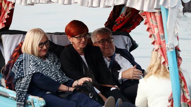The delegation of European Union (EU) MPs visit Dal Lake, in Srinagar. (ANI) The delegation of European Union (EU) MPs visit Dal Lake, in Srinagar. (ANI)