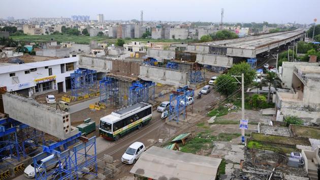 NHAI has been blaming the Mohali administration and PSPCL for delay in progress. (HT FILE PHOTO) NHAI has been blaming the Mohali administration and PSPCL for delay in progress. (HT FILE PHOTO)