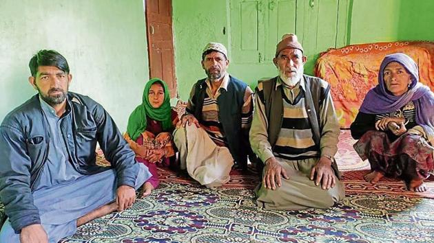 Many families in Uri, with relatives who live in Muzaffarabad in PoK, are demanding resumption of the Karvan-e-Aman bus service. (HT Photo) Many families in Uri, with relatives who live in Muzaffarabad in PoK, are demanding resumption of the Karvan-e-Aman bus service. (HT Photo)