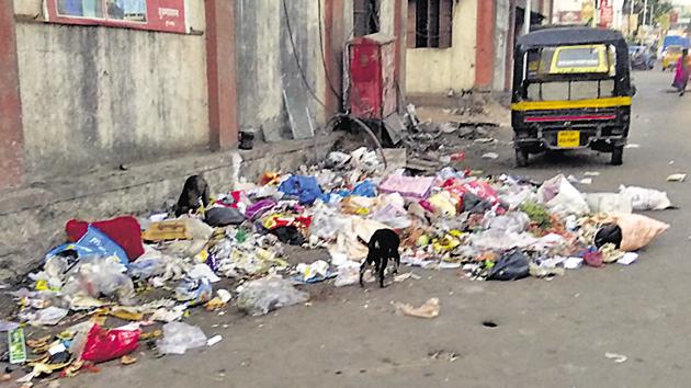 Rampant garbage dumping in Ganeshnagar, Dhayari has raised health concerns among residents. (HT PHOTO) Rampant garbage dumping in Ganeshnagar, Dhayari has raised health concerns among residents. (HT PHOTO)