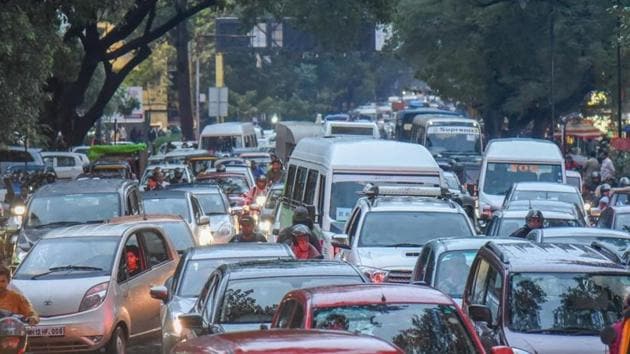 Traffic on JM road due to rains in Pune. Changes in the ambitious 36 km HCMTR or inner elevated ring road project, has attracted a lot of criticism from Punekars (HT FILE PHOTO) Traffic on JM road due to rains in Pune. Changes in the ambitious 36 km HCMTR or inner elevated ring road project, has attracted a lot of criticism from Punekars (HT FILE PHOTO)