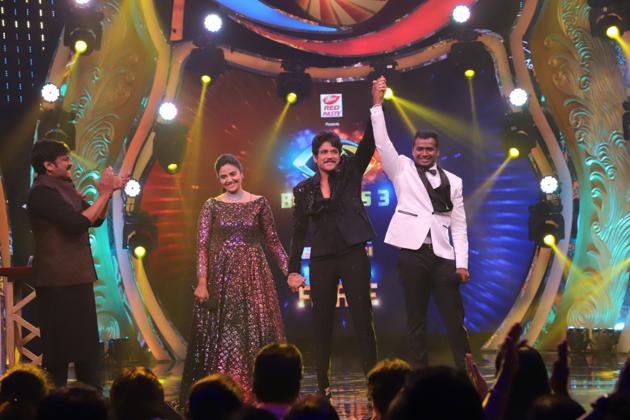 Bigg Boss Telugu 3: Nagarjuna Akkineni announces singer Rahul Sipligunj as the winner.