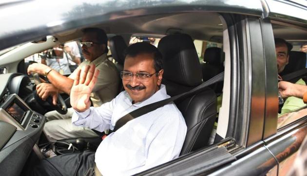 Delhi chief minister Arvind Kejriwal carpools with AAP leader Gopal Rai and Health Minister Satyendar Jain from his home to Delhi Secretariat (Sanchit Khanna/HT Photo) Delhi chief minister Arvind Kejriwal carpools with AAP leader Gopal Rai and Health Minister Satyendar Jain from his home to Delhi Secretariat (Sanchit Khanna/HT Photo)