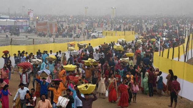 People celebrate Chhath in Bihar. (HT File) People celebrate Chhath in Bihar. (HT File)