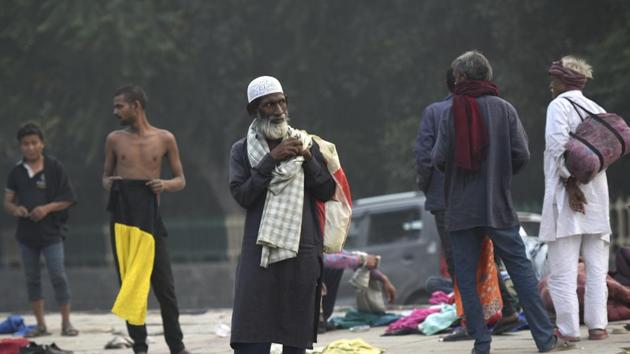 People living closest to the streets are at the highest risk of suffering from health problems. “It has been established that people who are close to the main roads are at the highest risk since they have maximum exposure to pollutants,” said Dr Jugal Kishore, director, head of department, community medicine, Vardhman Mahavir Medical College and Safdarjung Hospital. (Biplov Bhuyan / HT Photo) People living closest to the streets are at the highest risk of suffering from health problems. “It has been established that people who are close to the main roads are at the highest risk since they have maximum exposure to pollutants,” said Dr Jugal Kishore, director, head of department, community medicine, Vardhman Mahavir Medical College and Safdarjung Hospital. (Biplov Bhuyan / HT Photo)