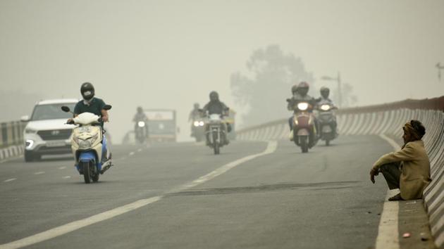 A person aware of the developments said that about 300 teams were in the field in the national capital to fight air pollution and the main focus was on seven industrial clusters and major traffic corridors in the National Capital Region (NCR). (Biplov Bhuyan/HT PHOTO) A person aware of the developments said that about 300 teams were in the field in the national capital to fight air pollution and the main focus was on seven industrial clusters and major traffic corridors in the National Capital Region (NCR). (Biplov Bhuyan/HT PHOTO)