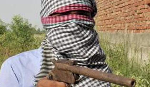 Aaccording to the latest report of the National Crime Records Bureau, Bengal stands fourth in the country with teh seizure of 2743 unlicensed firearms in 2017. (HT PHOTO)
