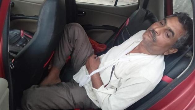 The teacher sustained a fracture and multiple injuries and was admitted to Beli Hospital of the city. The teacher sustained a fracture and multiple injuries and was admitted to Beli Hospital of the city.