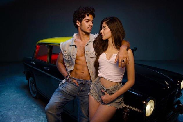 Ananya Panday and Ishaan Khatter pose with their taxi in the first look of Khaali Peeli.