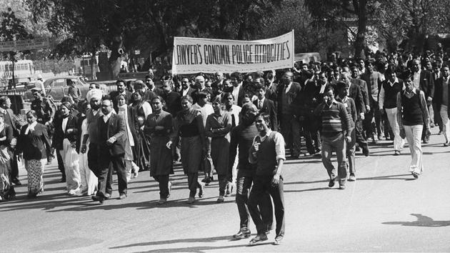 On January 15, 1988, a man was arrested from a woman’s washroom at St. Stephen’s College. SBS Tyagi, an officer serving under Bedi, said, “The man was held for theft on a woman’s complaint. He did not tell anyone that he was a lawyer. The following day, when our officers were producing the man in the court in handcuffs, the other lawyers recognised him and started protesting. The magistrate discharged him. That was the beginning of the problem.” (HT Archive)