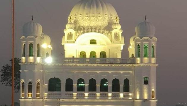 A view of the illuminated Gurudwara Darbar Sahib, at Kartarpur, in Punjab, Pakistan(HT Photo)