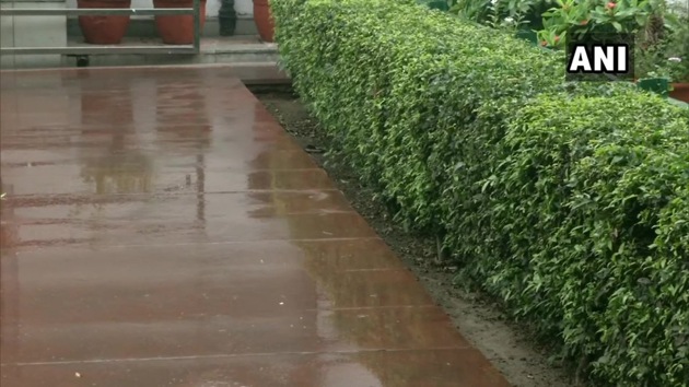Parts of Delhi received light rain on Thursday morning. Visuals from Akbar Road, New Delhi. (ANI / Twitter) Parts of Delhi received light rain on Thursday morning. Visuals from Akbar Road, New Delhi. (ANI / Twitter)