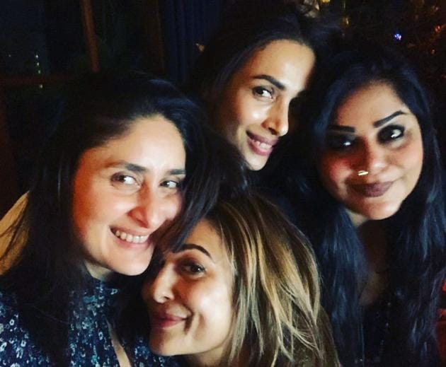 Kareena Kapoor, Malaika Arora, Amrita Arora pose with their girl gang at a party. Kareena Kapoor, Malaika Arora, Amrita Arora pose with their girl gang at a party.