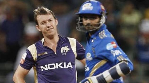 A file photo of Brett Lee (L) and Harbhajan Singh.(Twitter)