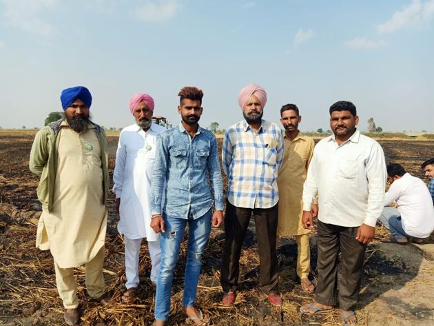 Farmers of the Moonak subdivision in Sangrur district who had suffered losses during the Ghaggar breach in July this year.(HT PHOTO)