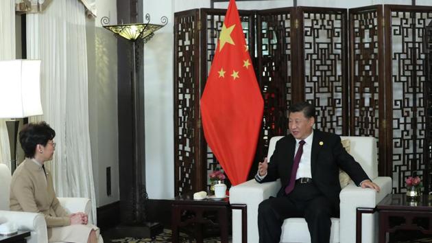 Chinese President Xi Jinping meets Chief Executive of Hong Kong Special Administrative Region (HKSAR) Carrie Lam during the second China International Import Expo (CIIE), in Shanghai, China. (Ju Peng/ Xinhua / REUTERS)