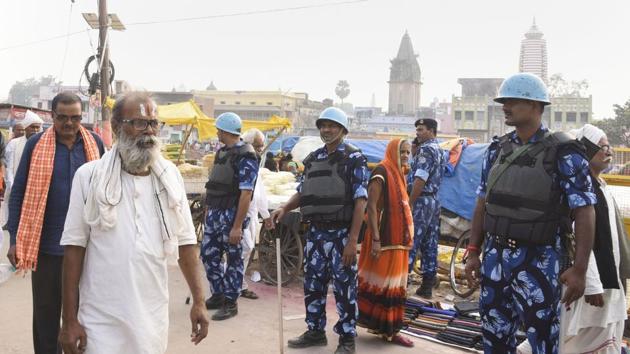 Police personnel stand guard at Naya Ghat in Ayodhya. (PTI photo) Police personnel stand guard at Naya Ghat in Ayodhya. (PTI photo)