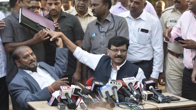 Sanjay Raut talks to reportersin Mumbai on November 4, 2019. (Photo by Kunal Patil/Hindustan Times)(Kunal Patil/HT Photo) Sanjay Raut talks to reportersin Mumbai on November 4, 2019. (Photo by Kunal Patil/Hindustan Times)(Kunal Patil/HT Photo)