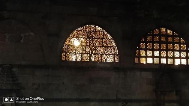 The mosque is famous for beautifully carved stone latticework windows. (DEEPINDER SINGH KAPANY)