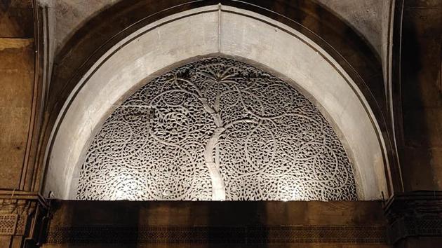 The delicate “tree of life” motif has become the distinguishing symbol of Ahmedabad. (DEEPINDER SINGH KAPANY)