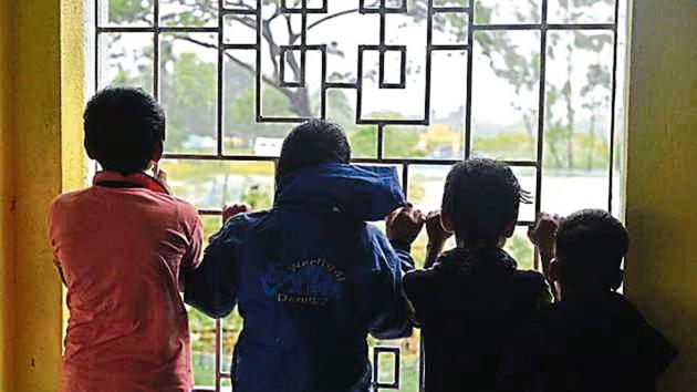 Residents of Frazerganj in West Bengal’s South 24 Parganas district stranded at a relief centre. (Samir Jana/HT photo) Residents of Frazerganj in West Bengal’s South 24 Parganas district stranded at a relief centre. (Samir Jana/HT photo)