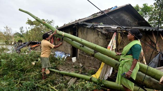 Around 40% standing crops and over six lakh hectares of cultivable land spread over five districts have been damaged, special relief commissioner P K Jena said. Power supply had been restored in most affected areas, while roads had been cleared of uprooted trees. As many as 20 teams of the Odisha Disaster Rapid Action Force and 226 fire services teams were pressed into service for restoration. (Samir Jana / HT Photo) Around 40% standing crops and over six lakh hectares of cultivable land spread over five districts have been damaged, special relief commissioner P K Jena said. Power supply had been restored in most affected areas, while roads had been cleared of uprooted trees. As many as 20 teams of the Odisha Disaster Rapid Action Force and 226 fire services teams were pressed into service for restoration. (Samir Jana / HT Photo)