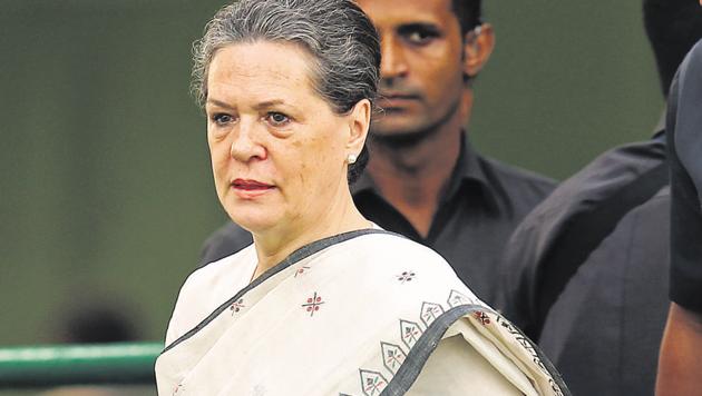 The Congress party will old a Congress Working Committee (CWC) meeting to discuss the political situation in Maharashtra at party president Sonia Gandhi’s residence. (Photo: Ajay Aggarwal/ Hindustan Times) The Congress party will old a Congress Working Committee (CWC) meeting to discuss the political situation in Maharashtra at party president Sonia Gandhi’s residence. (Photo: Ajay Aggarwal/ Hindustan Times)
